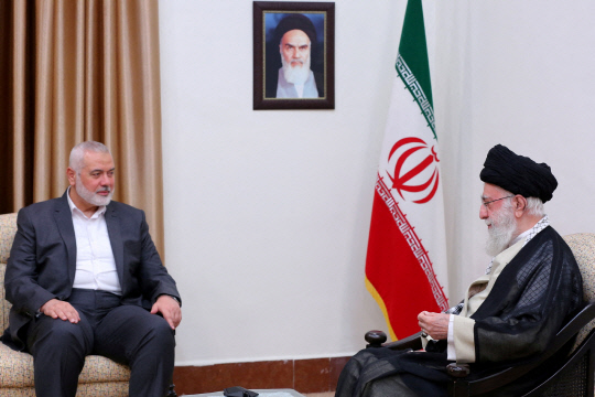 이·팔 전쟁서 발빼는 이란…"최고지도자, 하마스에 `개입 않겠다` 통보"
